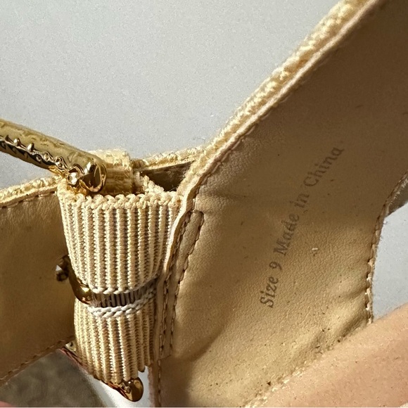 Dolce Vita Cream Chunky Heel Platform Sandals - Picture 7 of 7